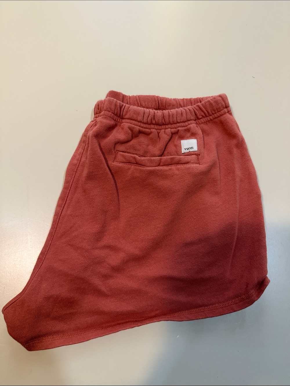 Vuori The rise, the shine short in Fleece & Elastic Waist -clay color